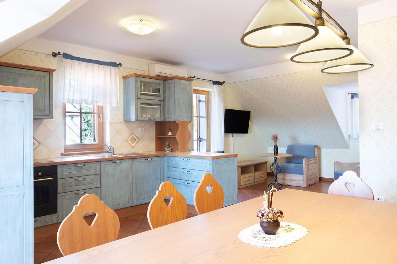 Apartments Tourist Farm Matijovc Naklo Eksteriør bilde