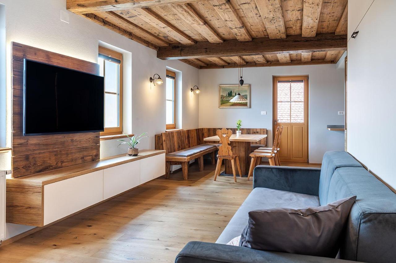 Apartments Tourist Farm Matijovc Naklo Eksteriør bilde