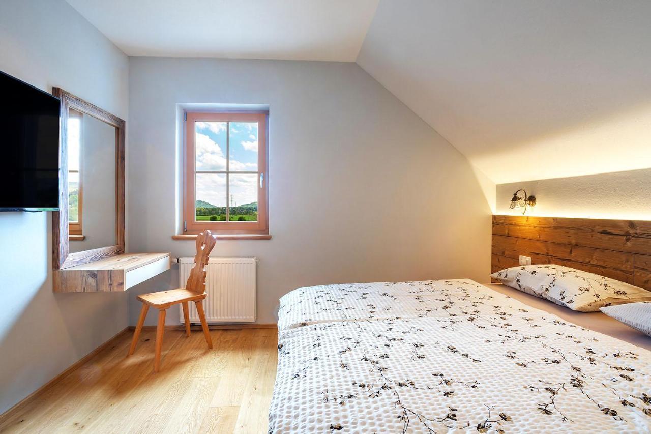 Apartments Tourist Farm Matijovc Naklo Eksteriør bilde